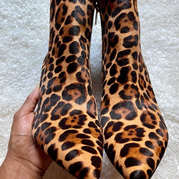 Vince Camuto Nandi 2 Cow Hair Leopard Booties Size 9.5 - Picture 7 of 9